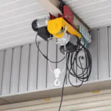 天井クレーンの安全運用で見落とされがちなポイント（お役立ち情報画像用）