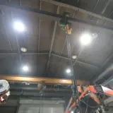 工場や倉庫で活躍する天井クレーンの疑問をわかりやすく解説