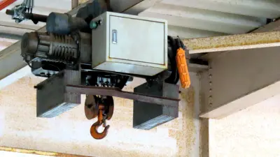 【緊急提言】秋田の事業者を守る！天井クレーン点検の法的義務を徹底解説